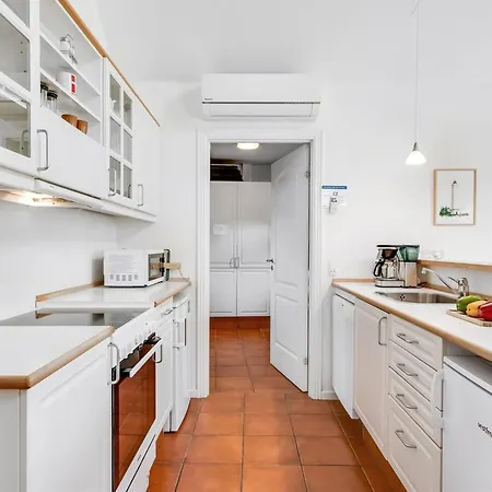 Bratko - 800m From The Sea By Interhome